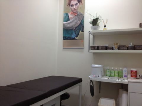 Scizzorworks Hair Design - Melbourne Hairdresser 2