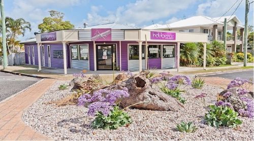 Urangan QLD Melbourne Hairdresser