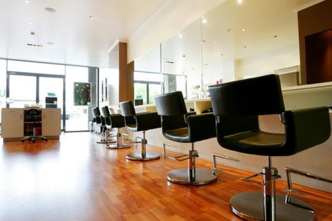 Unique Hair Resort - Melbourne Hairdresser 0