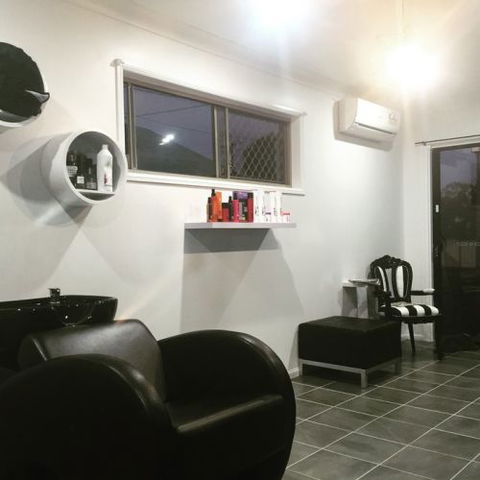 Kurl Up & Dye - Melbourne Hairdresser 0