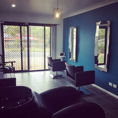 Kurl Up & Dye - Melbourne Hairdresser 1